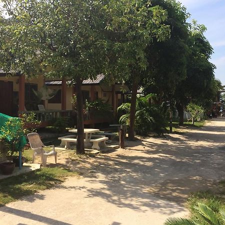 Suksabai Resort Haad Rin Exterior foto